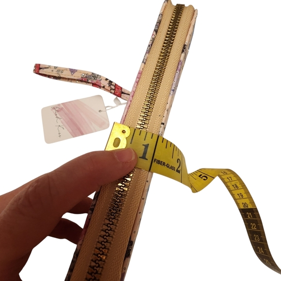 Paris Themed Wallet Wristlet NWT Valentine's Gift - Picture 9 of 9